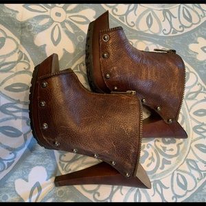 Jessica Simpson heels